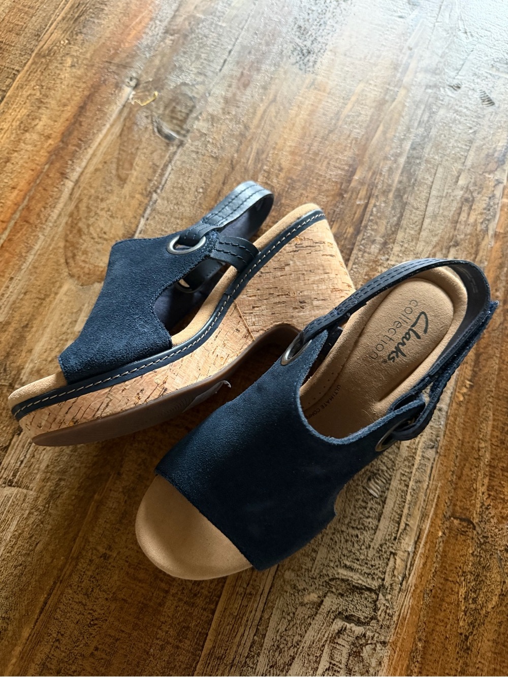 NWT Clarks “Giselle Sea Wedge” in navy blue suede amazing details and style 6